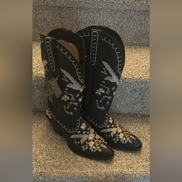 Dingo Black and White Embroidered Heeled Boots - Picture 10 of 13